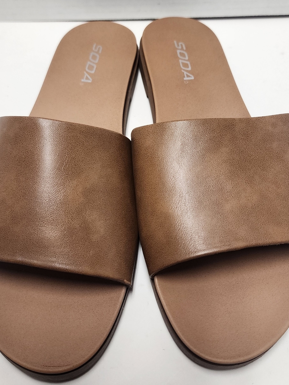 Size 8 Womens Sandals Tan Brown Slide Slip On Flat New Soda BOARD-S